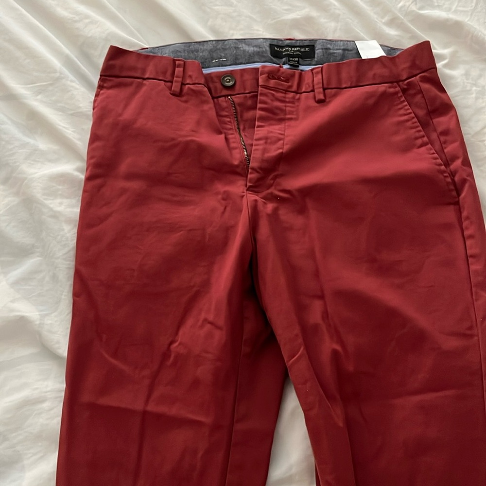 Men’s banana rebuplic slacks in rust